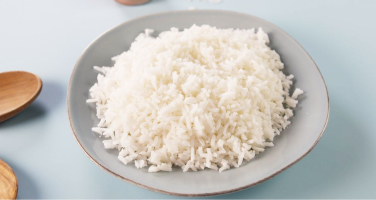 prato de arroz branco